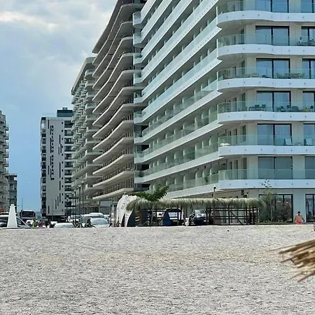 Building Stefan Lake * مامايا