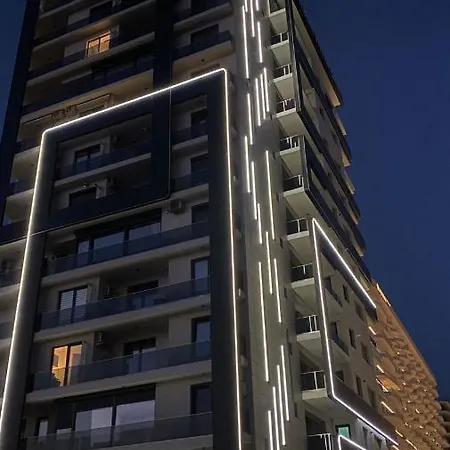 Building Stefan Lake * مامايا