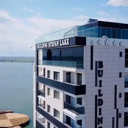 Building Stefan Lake Mamaja